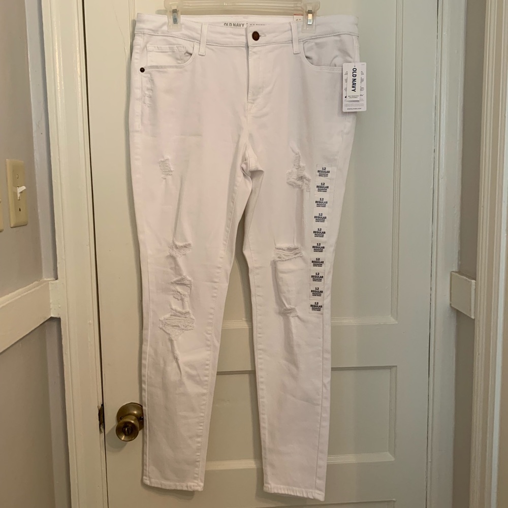 Mid-Rise Stretch Distressed Super Skinny Jeans